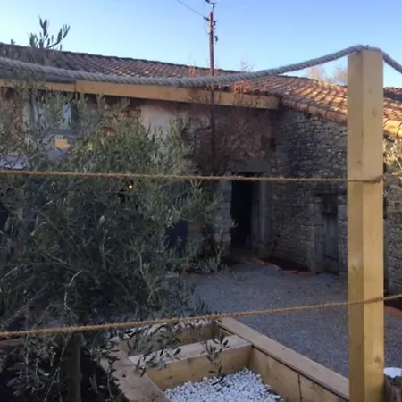Beau 2 Bedroom/ensuite Gite, Southerly Courtyard Casa vacanze