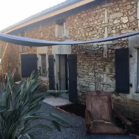 Casa vacanze Beau 2 Bedroom/ensuite Gite, Southerly Courtyard Nanteuil-en-Vallée