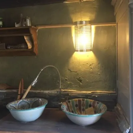 Beau 2 Bedroom/ensuite Gite, Southerly Courtyard *